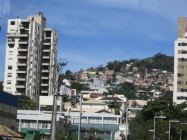 favela bairro trindade beira-mar